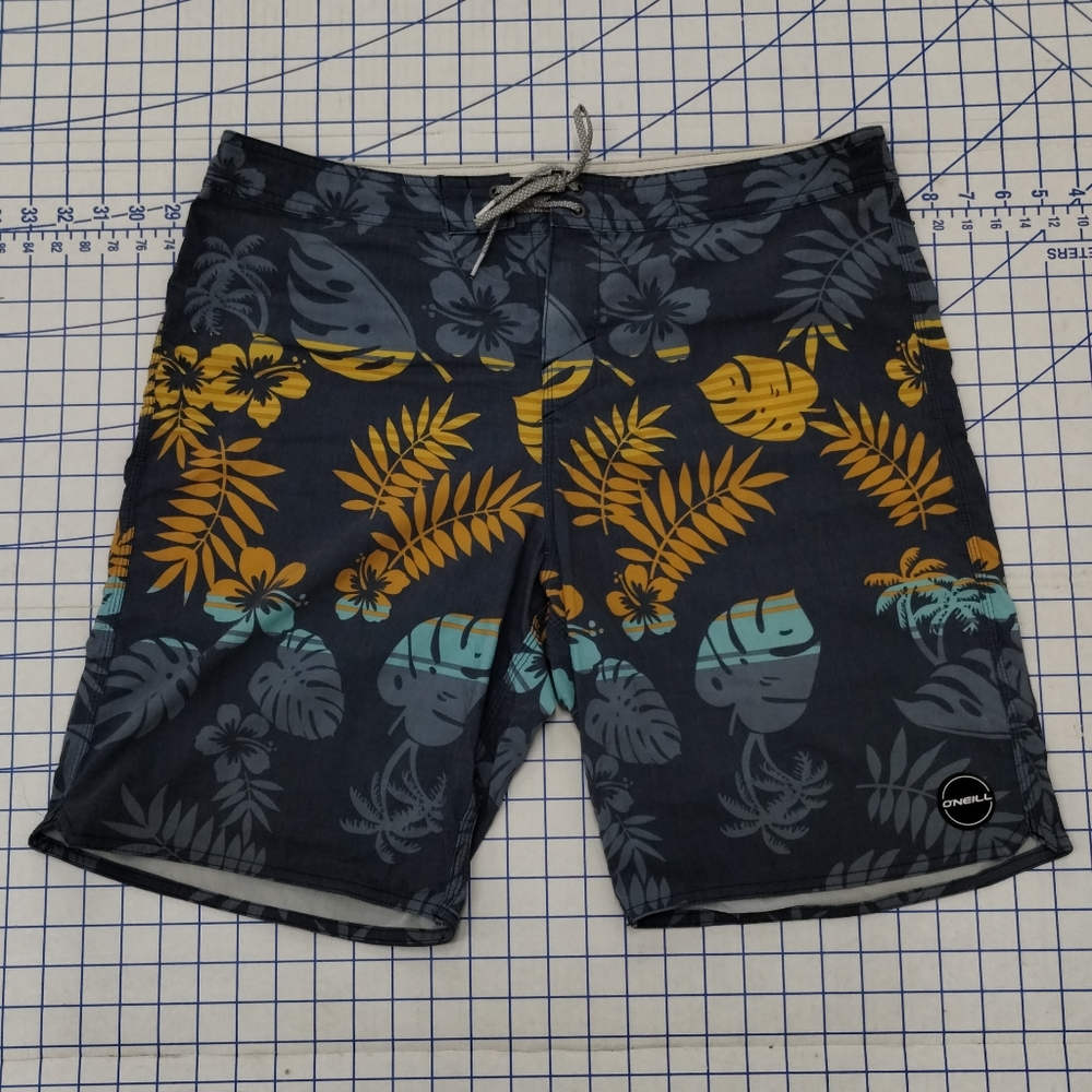 O'Neill Hyperfreak Board Shorts 36 Beach